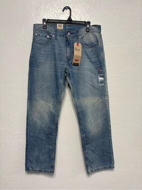 New with tags, men’s size 32x30 Levi’s jeans, #F1234